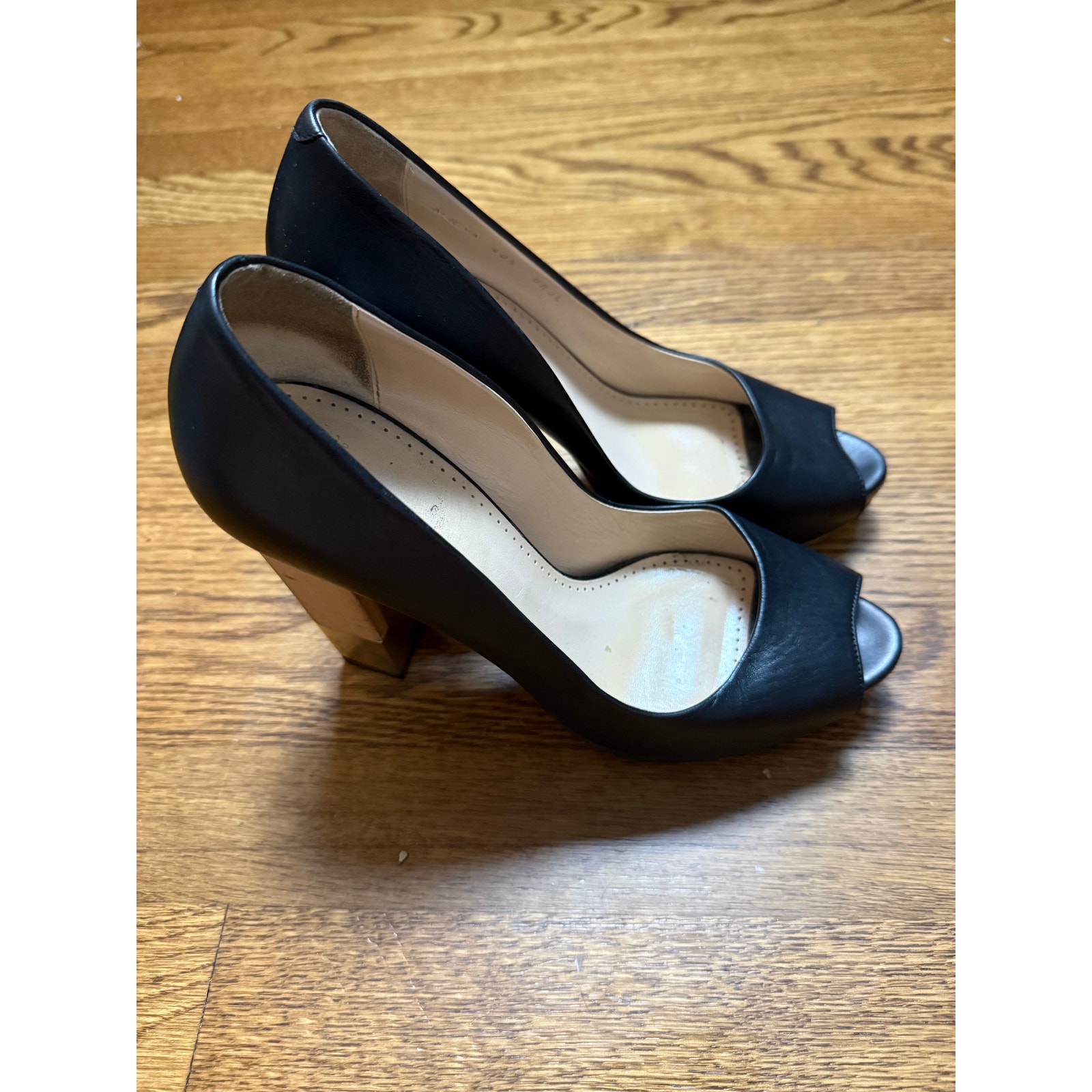 Bally Alicya Wooden Block Peep-Toe Black Leather Pump Heels Size 10